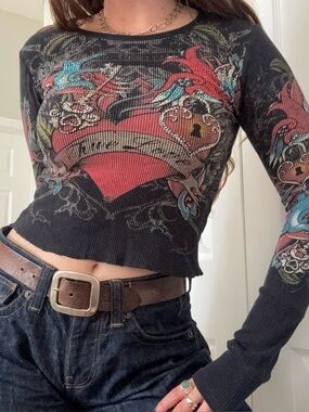 Forever 21 Black Long-Sleeve Graphic Heart & Swallow Top